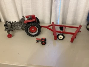 Massey Ferguson 1100 NF 1/16 Tractor Scale Models 1993 w/ Wagon Gear & Mini READ - Picture 1 of 12