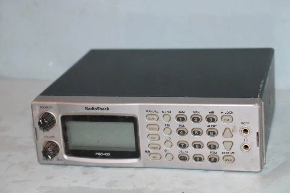 Radio Shack PRO-433 Trunking Receptor Analógico Radio sin Fuente de Alimentación Foto 1 de 3