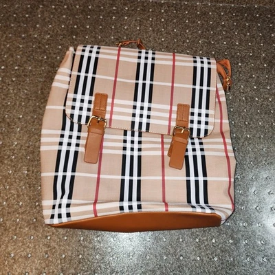 Mochila grande clásica a cuadros/bolso a rayas Burberry para mujer leer descripción. Foto 1 de 4