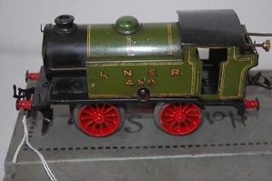 HORNBY O GAUGE CLOCKWORK M3 TANK LOCO IN GREEN LNER LIVERY BOXED - Picture 1 of 10