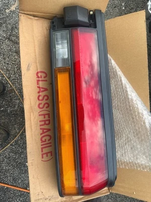 1987 1988 1989 1990 Toyota Tercel RIGHT Taillight lens 4 door 81551-16370 NEW OE - Image 1 of 4