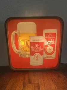 Vintage OLD Milwaukee Lighted Beer Sign. 1982 10.5"w X 10.5" - Picture 1 of 11