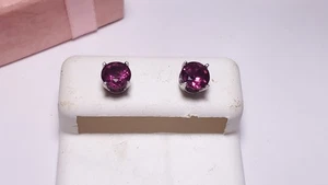 Nachlass 2 kt natürliche rd Rhodolith Granat 14 Kt mit Gold 4 Krappen Ohrstecker #22471 - Bild 1 von 5