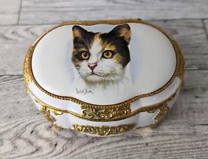 Vtg Derick Brown Calico Cat Gold Trim Musical Trinket Box Hand Painted & Signed  - Picture 1 of 16