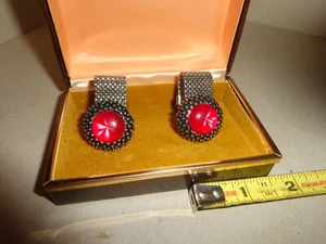 Vtg RUBY RED LUCITE ? Silver Tone ANTIQUE MESH Wrap Around Cuff Links - Picture 1 of 2