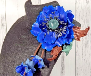 Genuine leather poppy brooch. Blue poppy pin. Leather floral lapel pin. - Picture 1 of 6