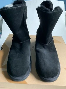 NEW WOMENS SIZE 9 BLACK KOOLABURRA BY UGG REMLEY SHORT SUEDE BOOTS 1105792 Box - Picture 1 of 12