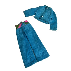 Traje de patrón vintage Triple tratamiento #1748 Barbie de terciopelo azul de los años 70 DEFECTOS AGUJEROS - Imagen 1 de 16