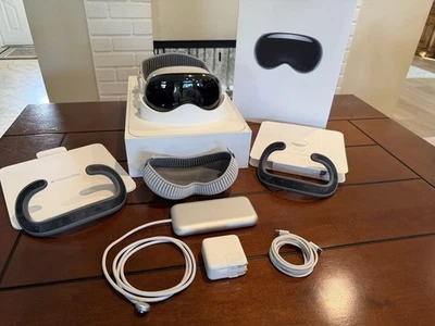 Apple Vision Pro 1TB Headset A2117 MQLA3LL/A – Mint Condition, Complete Bundle/ - Image 1 of 4