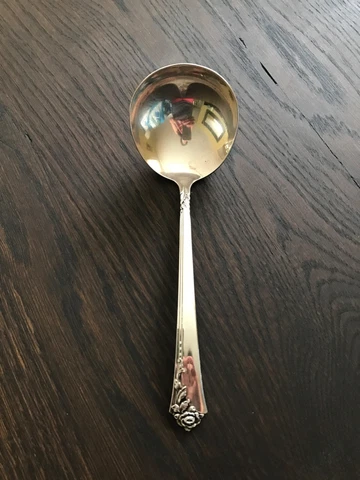 HEIRLOOM STERLING DAMASK ROSE LADLE, SERVING PIECE FLATWARE, MARKED, VINTAGE Cover