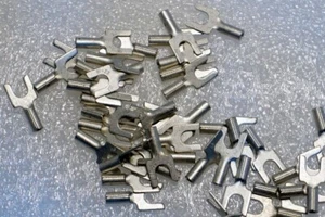 5940-00-833-1705 Terminal, Lug, Uninsulated, AWG 22-18, Gov. Surplus, excellent - Picture 1 of 4