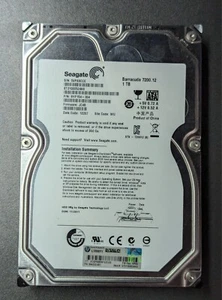 Seagate Barracuda 7200.12 1TB ST31000524AS 7200RPM SATA 3.5" Internal Hard Drive - Picture 1 of 2