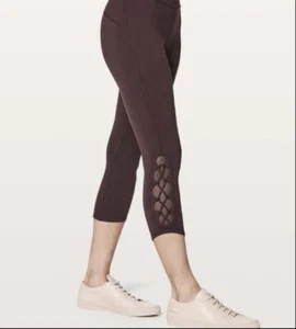 Lululemon Black Cherry Tied To It 7/8 Tight Leggings Women’s Size 4 W5ARIS - Picture 1 of 5