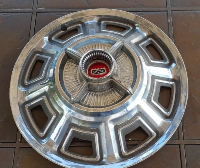 Ford Falcon Fairlane 1966 Deluxe tapacubos giratorio cubierta de rueda Foto 1 de 4