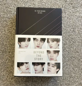 BTS Beyond the Story 10th Anniversary Book (English Version) - Imagen 1 de 2