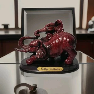 Rote Resin Skulptur Vintage Mutter und Baby Elefant - Bild 1 von 14
