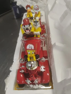 LOONEY TUNES WARNER BROS Ertle Firetruck WBugs, Tweety, Taz, Daffy, Sylvester - Image 1 of 4