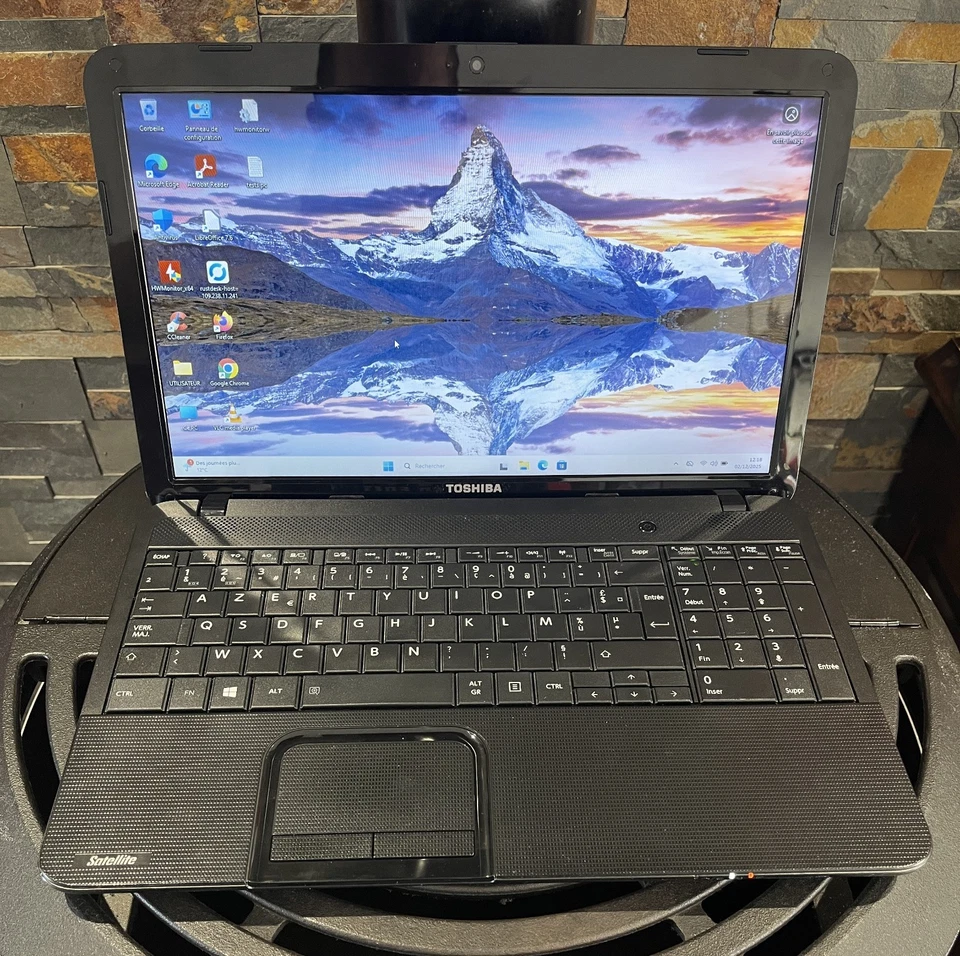 Ordinateur Portable TOSHIBA C855 - 15.6" Intel Pentium SSD 250Go 8Go W11 Batt 2H - Photo 1/4