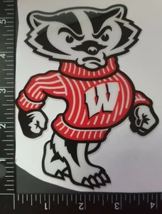 CALCOMANÍAS CASCO DE FÚTBOL WISCONSIN BUCKY BADGER TAMAÑO COMPLETO  - Imagen 1 de 2