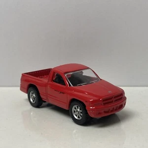 1997-2004 Dodge Dakota Sport 4x4 Collectible 1/64 Scale Diecast Diorama Model - Picture 1 of 4