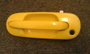 MGZS ROVER 45 (New Genuine) DRIVER DOOR HANDLE Left Hand Drive TROPHY YELLOW - Picture 1 of 3