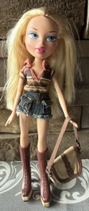 MGA BRATZ 2003 CLOE SLUMBER PARTY w/2003 FASHION PACK "MAKING THE GRADE" RARE - Picture 1 of 7