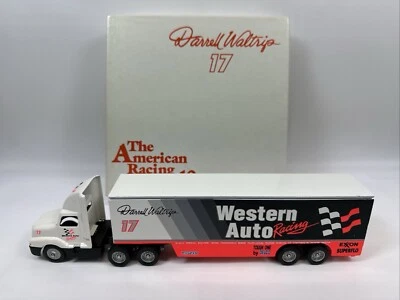 Winross 压铸卡车 1/64 - 美国赛车场景 10 Darrel Waltrip (1992) — 第 1/4 张图片