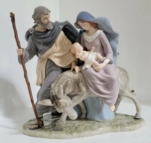 Classic Treasures Porcelain Collectable Joseph, Mary And Baby Jesus Sculpture - Picture 1 of 12