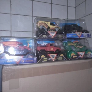 Spin Master Monster Jam 1:24 5 Monster Trucks - Bild 1 von 4