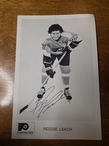 Foto postal autografiada firmada por Reggie Leach 79-80 de colección Philadelphia Flyers - Imagen 1 de 3