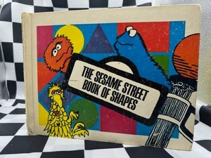 Vintage The Sesame Street Book of SHAPES 1970 Hard Cover Book - Imagen 1 de 5