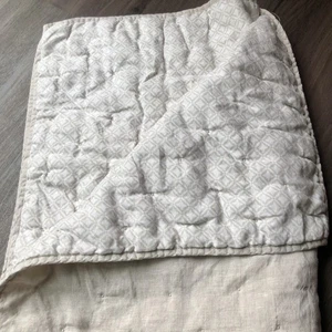 Just Born Kinderbettdecke 100 % Leinen beige wendbar Baby Kleinkind geschlechtsneutral gebraucht, in einwandfreiem Zustand - Bild 1 von 7