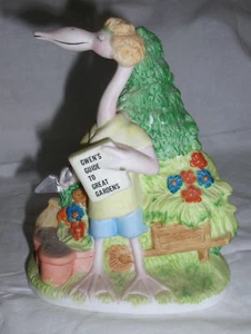 ALDON FLORA GREEN THUMB GWEN'S GUIDE TO GREAT GARDENS FIGURINE - Picture 1 of 3