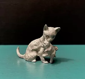 Figura en miniatura Spoontiques Peltre Mama Sosteniendo Bebé Gatito Gato Animal - Imagen 1 de 12