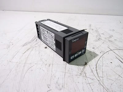 SIMPSON P140931123000 P1400L0227100 P140 PID TEMPERATURE CONTROLLER 4 DIGIT - Image 1 of 4