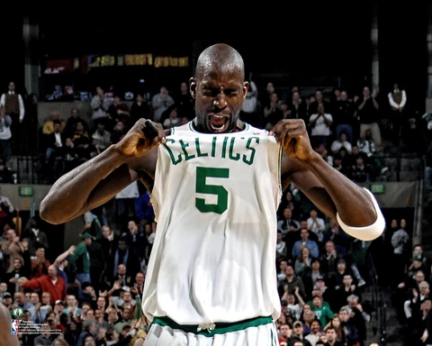 Kevin Garnett Boston Celtics Unsigned Celebration Photograph Cover