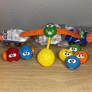 Lotto 6 rotoli M&M Toys Burger King giocattolo da collezione Kids Club Meal anni 90 - Foto 1 di 11