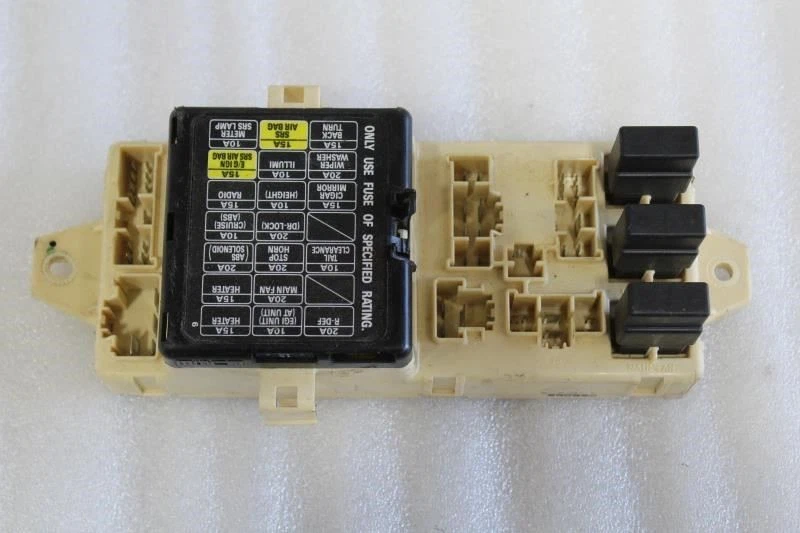 1992 1993 1994 SUBARU LEGACY DASH FUSE RELAY BOX AUTOMATIC A/T WAGON - Image 1 of 4