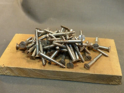 Lot de vis à bois tete fraisée ancien stock quincaillerie 7x60  62 pièces - Photo 1/4