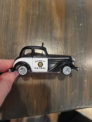 Golden Wheel- 1:64 1934 Chevy Highway Patrol Police Car #61457-1 - Image 1 of 4