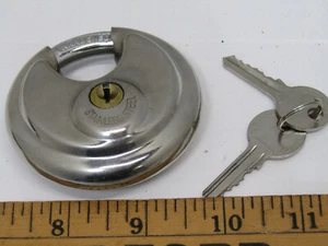OLD WORKING KEY LOCK ROUND COVER STAINLESS STEEL - Picture 1 of 1