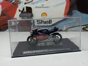 IXO / DEA -  APRILIA RSW125 A. VINCENT 1/24 SCALE MODEL RACING BIKE COLLECTION - Picture 1 of 4