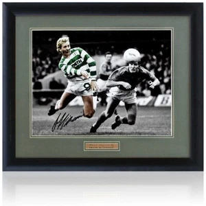 Fotografía firmada a mano por Frank McAvennie leyenda celta 16x12"" certificado de autenticidad AFTAL - Imagen 1 de 5
