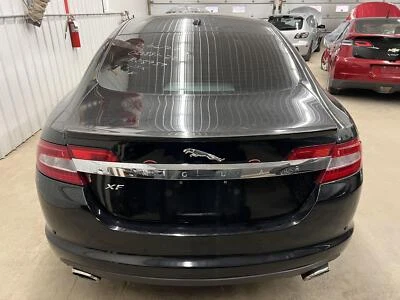 09-11 JAGUAR XF ESCOTILLA TRASERA MALETERO TAPA PUERTA LEVADIZA CON ALERÓN LABIAL PINTURA NEGRA PEC Foto 1 de 4