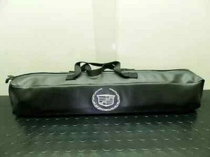 CADILLAC KIT D'EMERGENZA STRADALE MAI USATO IN ZAINO CADILLAC ORIG. VEDI FOTO. - Foto 1 di 8