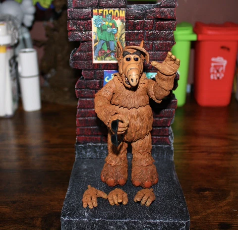 NECA Alf Ultimate Action Figure 6 inches + Sunglasses And Hands Loose Figure Cover