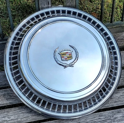 1974 - 1978 年原始设备制造商凯迪拉克 Eldorado 可调式闪亮车轮盖轮毂盖 *EC* — 第 1/4 张图片