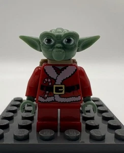 LEGO Star Wars Santa Yoda Minifigure sw0358 w/ Backpack from Advent Calendar 795 - Picture 1 of 1
