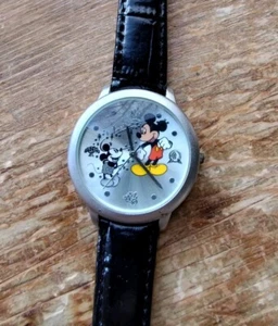 Disney Mickey Mouse Through The Years Watch - Limited Release - Picture 1 of 7