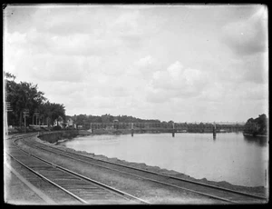 3ATE 1800s or EARLY 1900s GLASS NEGATIVE, RAILROAD TRACKS, BRIDGE, UNKNOWN LOCAL - Picture 1 of 2